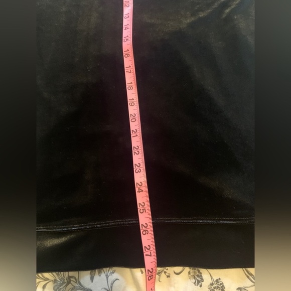 Beautiful Nordstrom velvet top - Picture 4 of 7